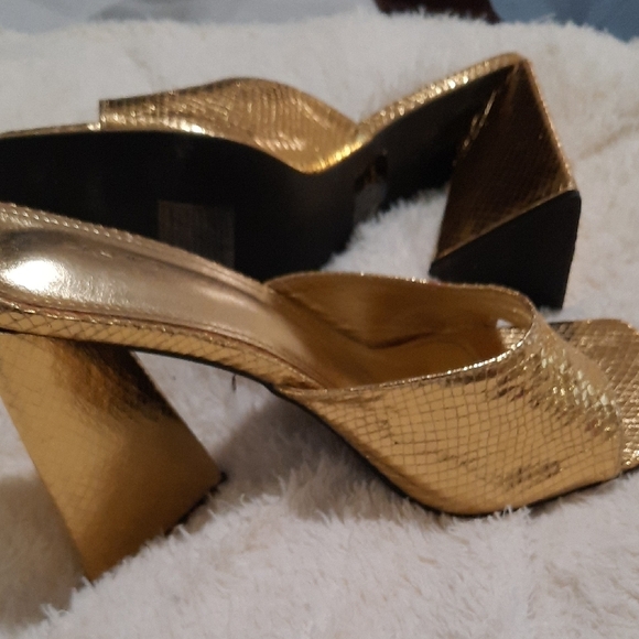 Fashion Nova Gold Heels with Snakeskin Pattern - Picture 3 of 8